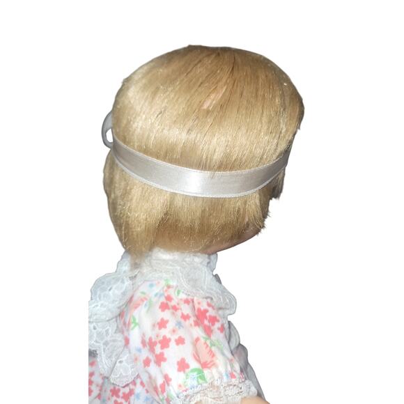 12" Vintage Sweet Little Toddler Doll 12 8 V are on her back - Picture 5 of 10
